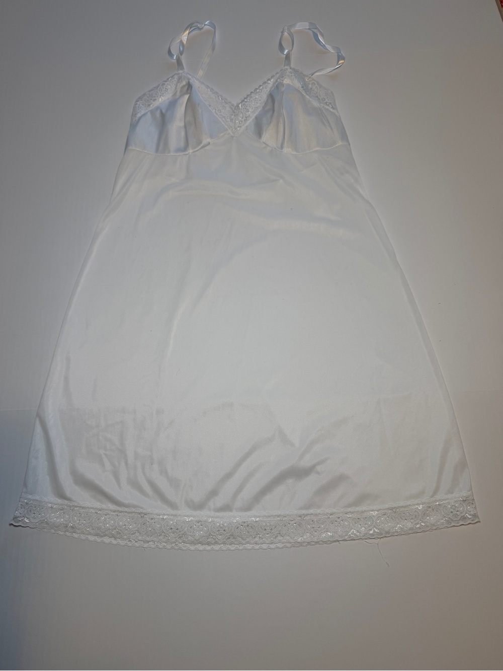 Cabernet White Lace-Trim Chemise Slip